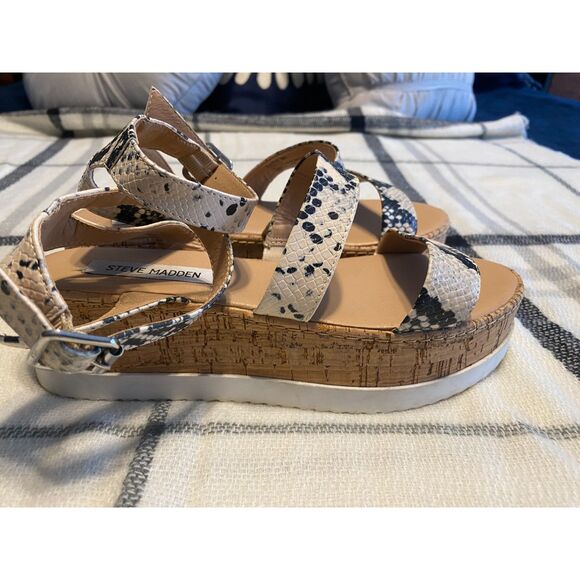 Steve Madden Women's Faithi Wedge Sandal Size 8M Snakeskin Print Silver Buckle - Picture 4 of 11